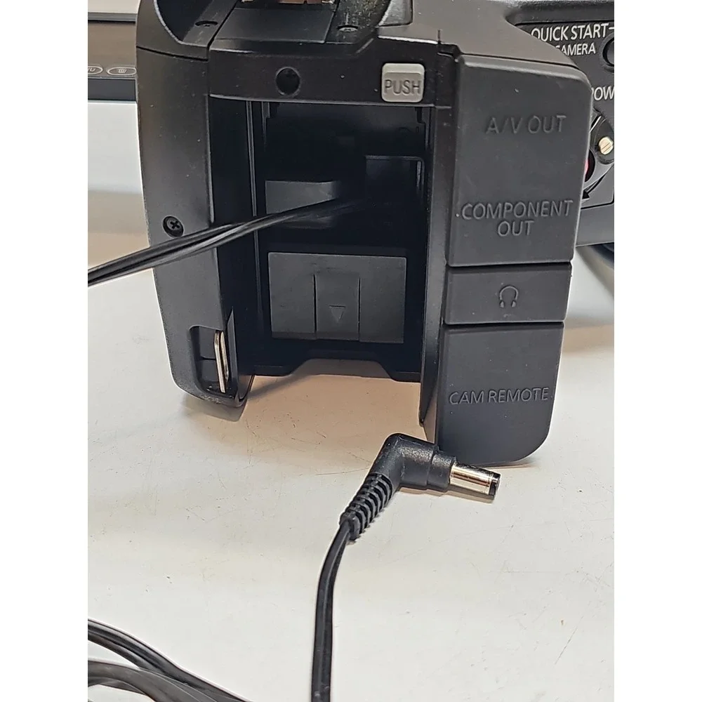 Panasonic AG-HMC40P AVCCAM Professional HD Camcorder (FOR PARTS OR REPAIR)